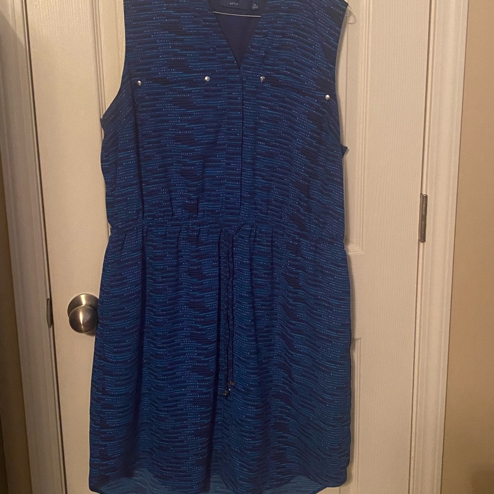 Sleeveless dress with pockets and drawstring. Kohl’s